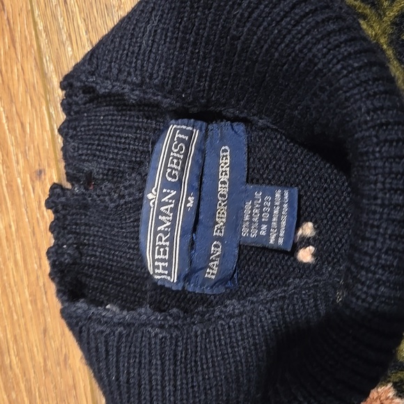 VINTAGE HERMAN GEIST WOOL BLEND HAND EMBROIDERED SWEATER.   #6653 - Picture 7 of 9